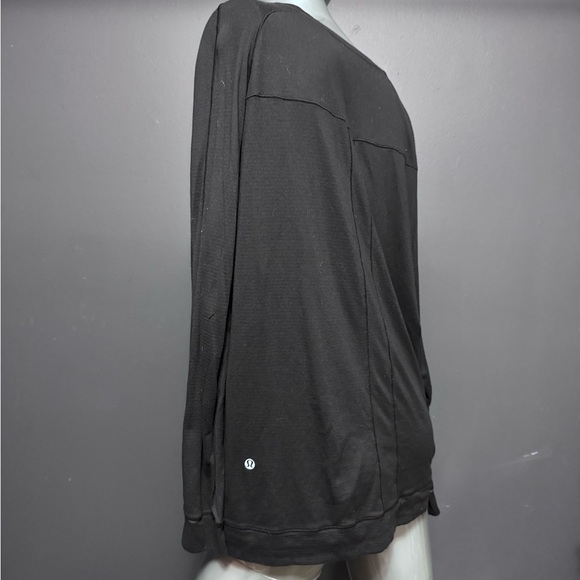 Lululemon MENS Henley Top - Picture 3 of 5